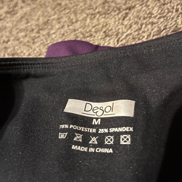 2 pair of leggings with pockets on sides. 2 different lengths. Size M - Picture 4 of 8